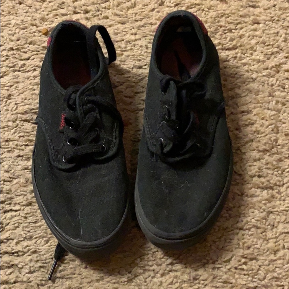 Black Vans kids 6, women’s 5